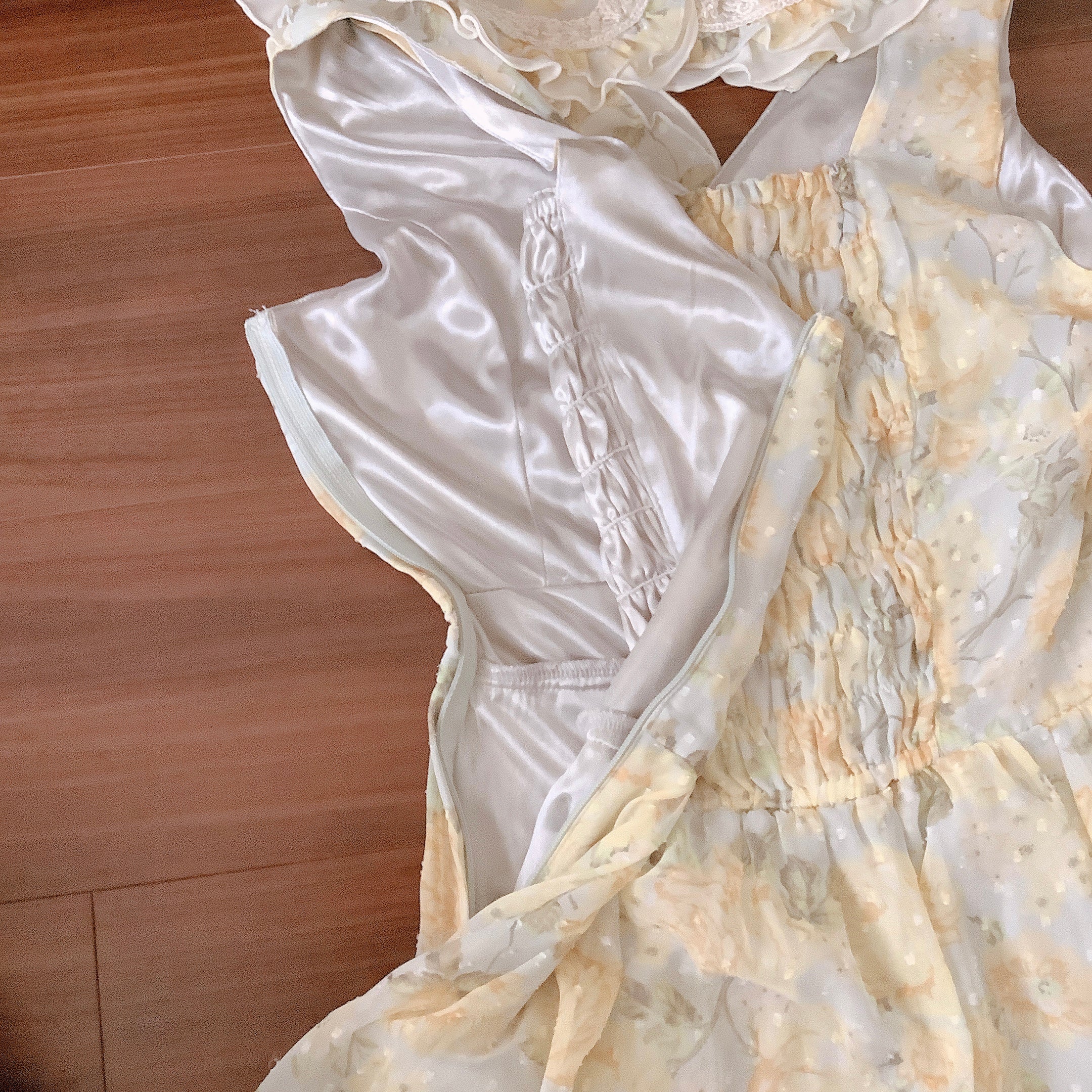 axes femme Yellow Rose Chiffon Dress