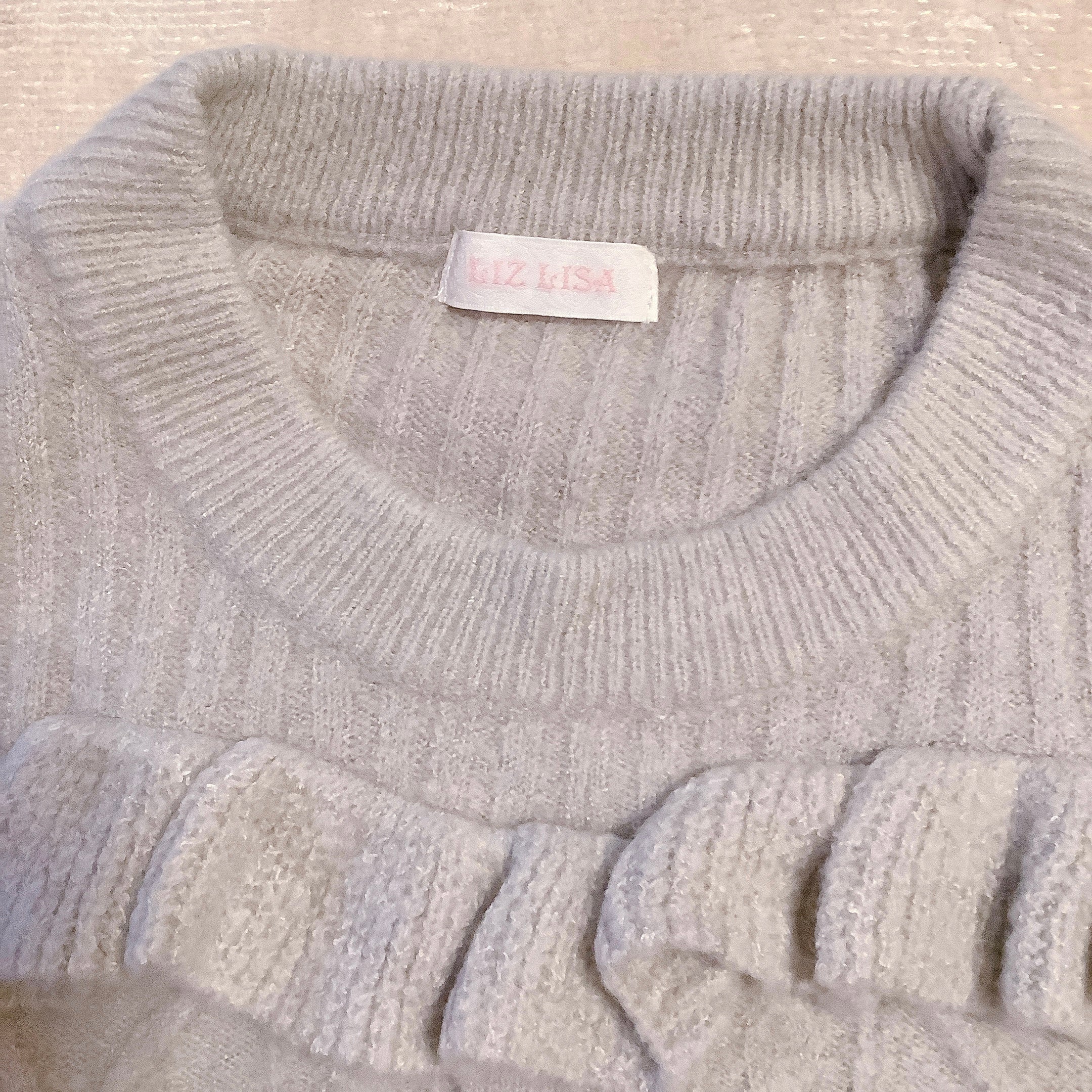 LIZ LISA Ribbon & Frilled Gray Fluffy Knit